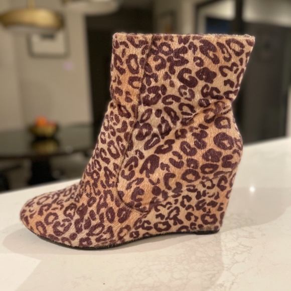 Super cool leopard print ankle booties - Picture 4 of 9